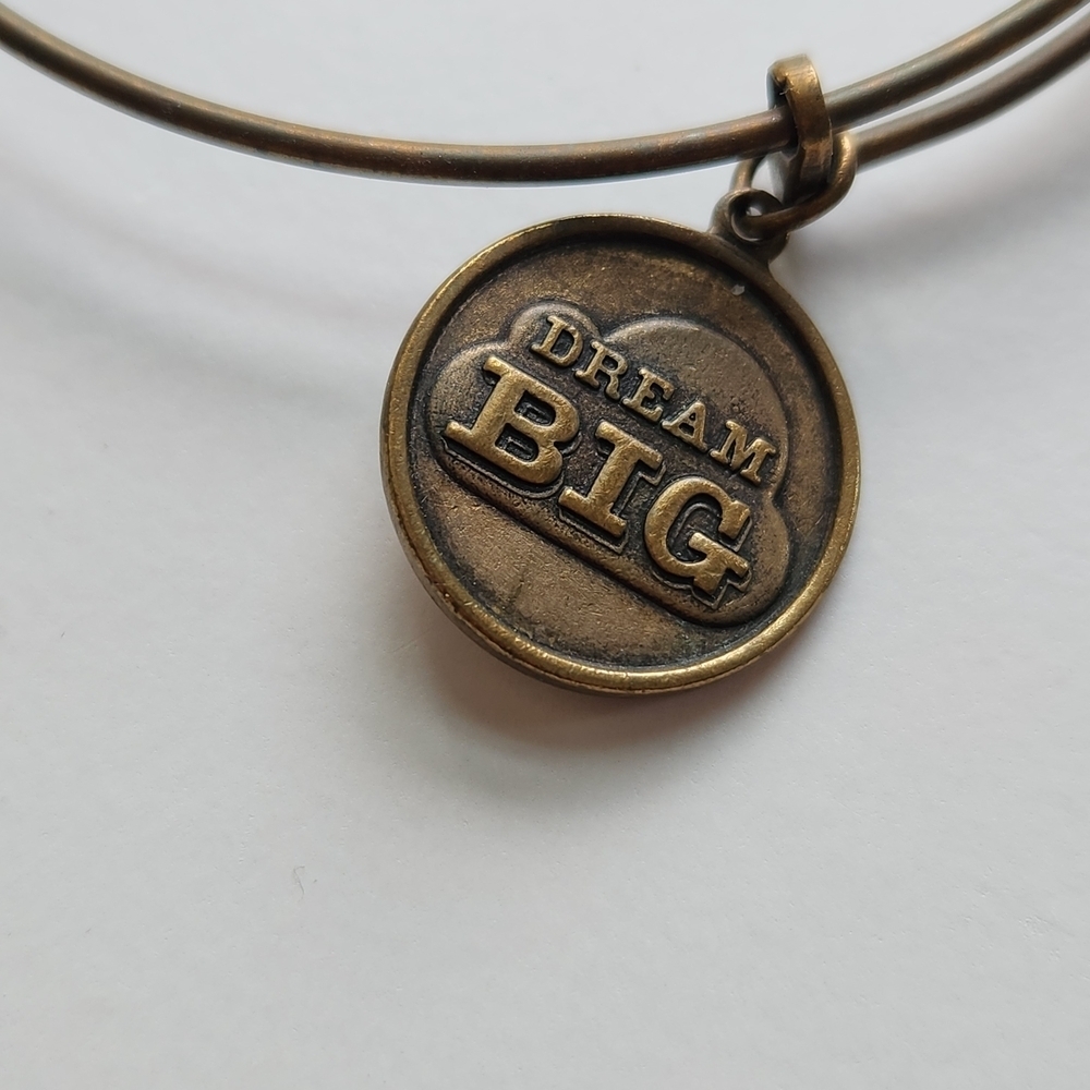 Dream Big Gold Bracelet - Picture 3 of 3